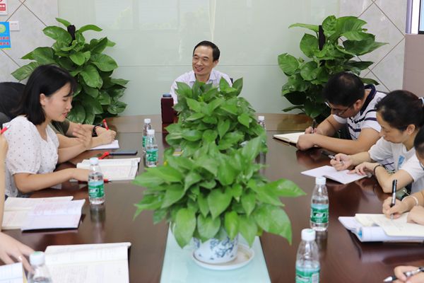 汪义芳校长指导学校教学教研活动