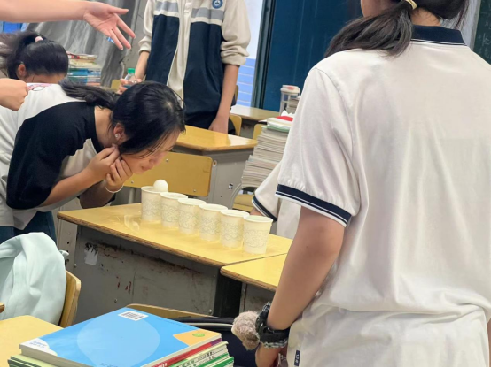 给心灵减压 为中考赋能——赣南师大附中九年级举行阶段性表彰大会暨趣味游园活动