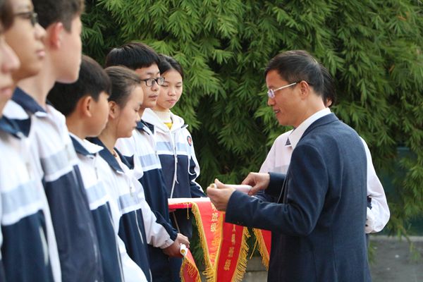 赣南师大附中举行11月份文明班级表彰