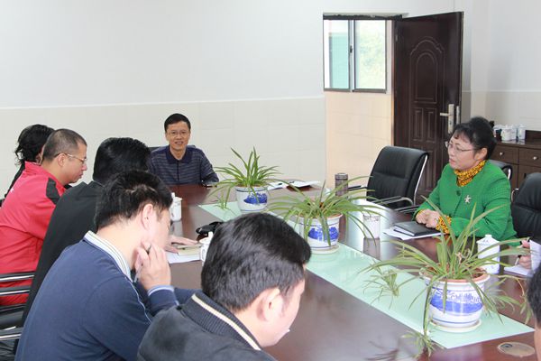 广东梅州市梅县区教研室领导老师到我校交流