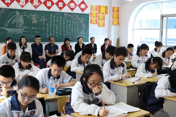 家校携手，为孩子的健康成长保驾护航