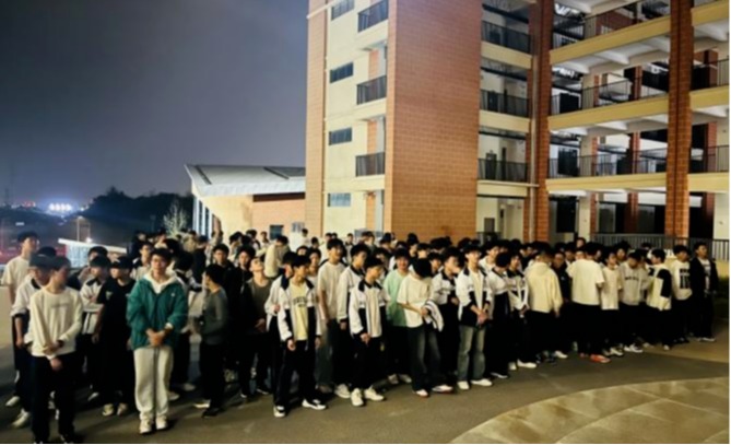 ‌筑牢安全防线，守护校园净土‌——我校开展消防疏散演练暨宿舍安全专项检查