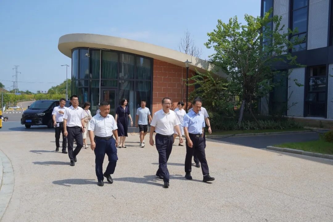 赣南师范大学领导莅临我校检查指导开学工作