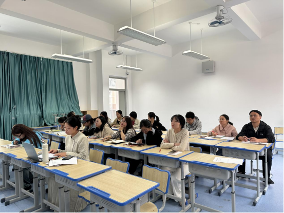 “聚”集体智慧·“备”精彩课堂