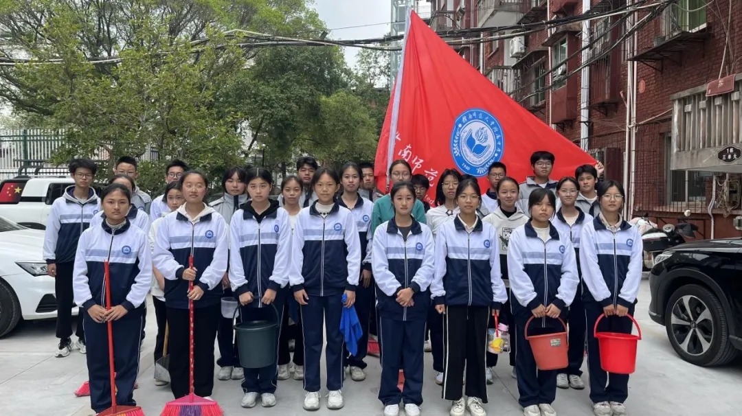 青春志愿行，奉献新时代——赣南师大附中章贡校区开展志愿者服务活动