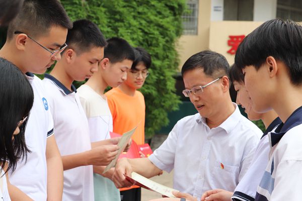 赣南师大附中举行2020年高考倒计时一周年动员大会