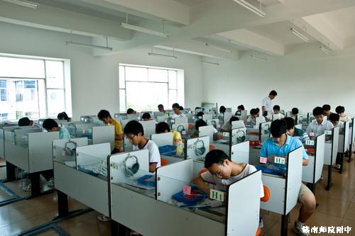 2010年赣州市通用技术学科竞赛在我校举行