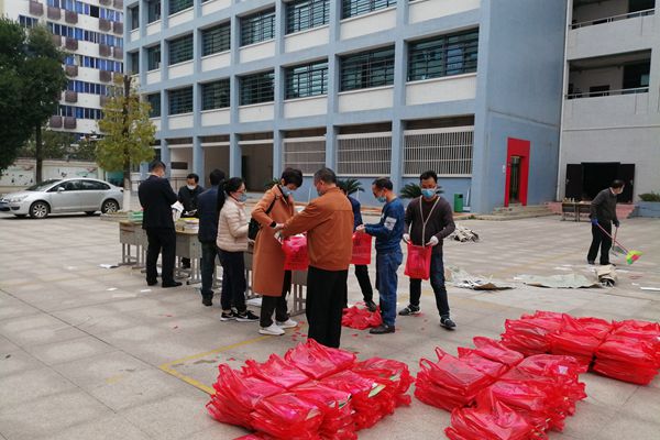 病毒无情   附中有爱