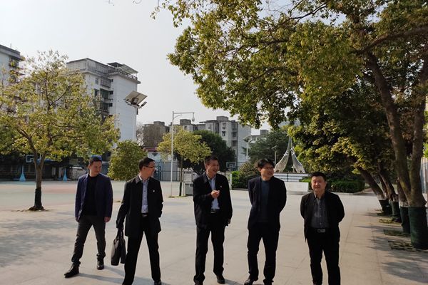 赣南师大副校长郭新春同志莅临附中指导工作