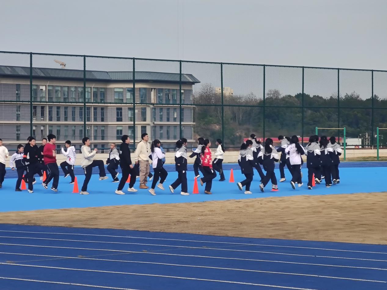 学习·研思·成长—蓝青结对新进教师汇报课（体育组）