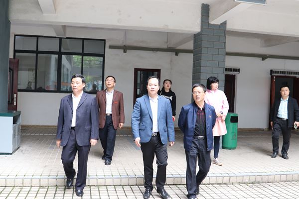 抚州市教育代表团莅临附中参观交流