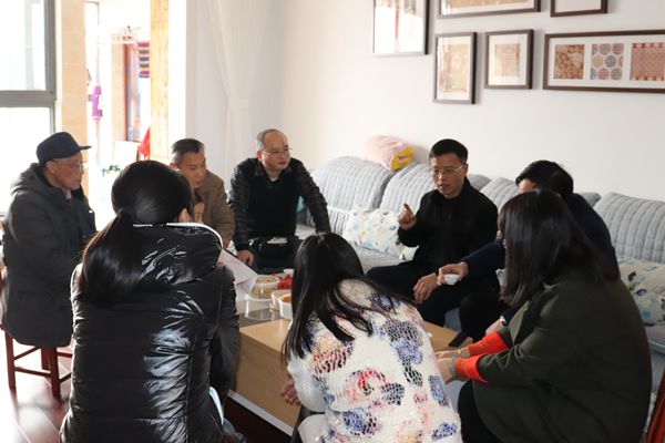 教师访万家  我们在行动