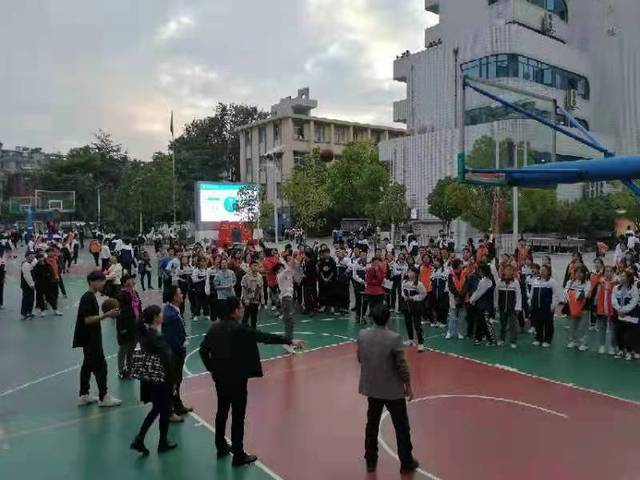 躬行健体志，挥斥少年心