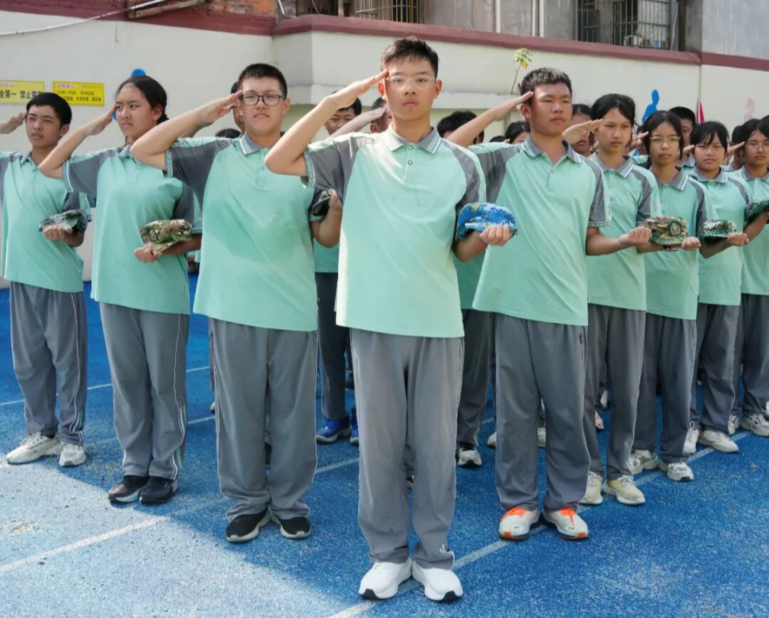军训进行时 | 热血少年，百炼成钢！